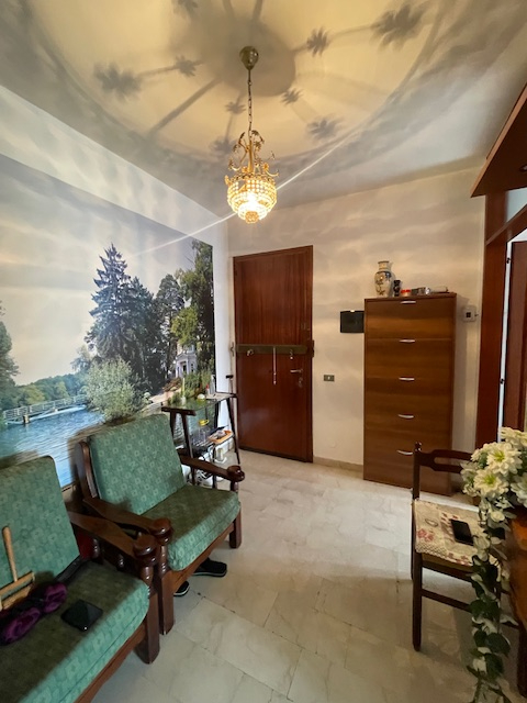 PADOVA -LIMENA vendesi in zona centrale e comoda a tutti i servizi principali, grazioso appartame...