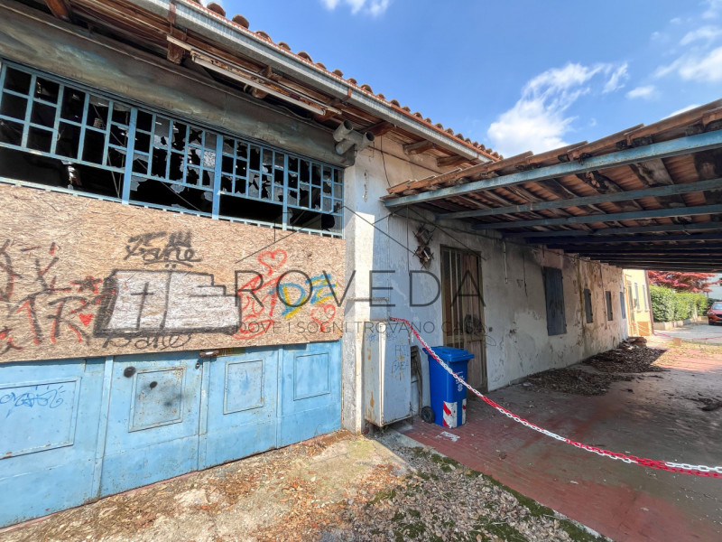 TREVISO – SAN PELAJO 

APPARTAMENTO CON GIARDINO E AMPIO LABORATORIO 

Scopri altre opportunità s...