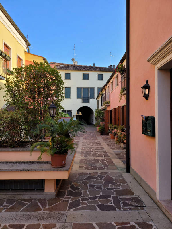 Quadrilocale in corte veneta nel Cuore di Padova

Presentiamo un'elegante e spazioso appartamento...