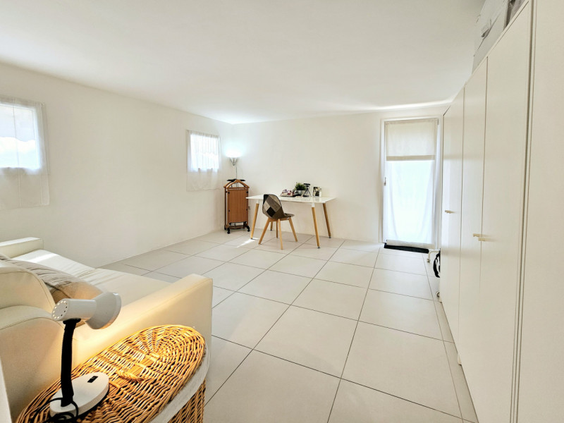 Proponiamo in vendita a Sant'Urbano, località Carmignano, casa singola internamente ristrutturata...