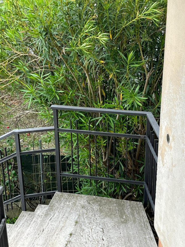 In una delle zone più tranquille e verdi di Ponte di Barbarano, proponiamo in vendita una spazios...