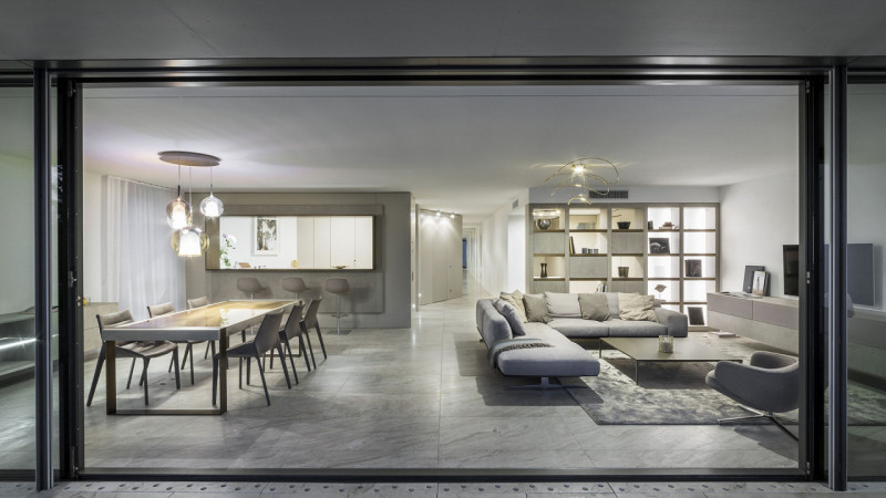 Se desideri vivere in un attico di nuova costruzione, elegante e in una posizione strategica a Tr...