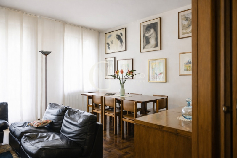 A pochi passi da Ponte San Martino, ingresso del Centro città, LUMINOSO APPARTAMENTO DALLE INTROV...