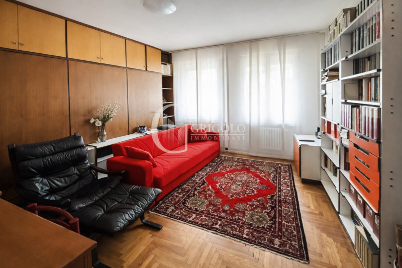 A pochi passi da Ponte San Martino, ingresso del Centro città, LUMINOSO APPARTAMENTO DALLE INTROV...