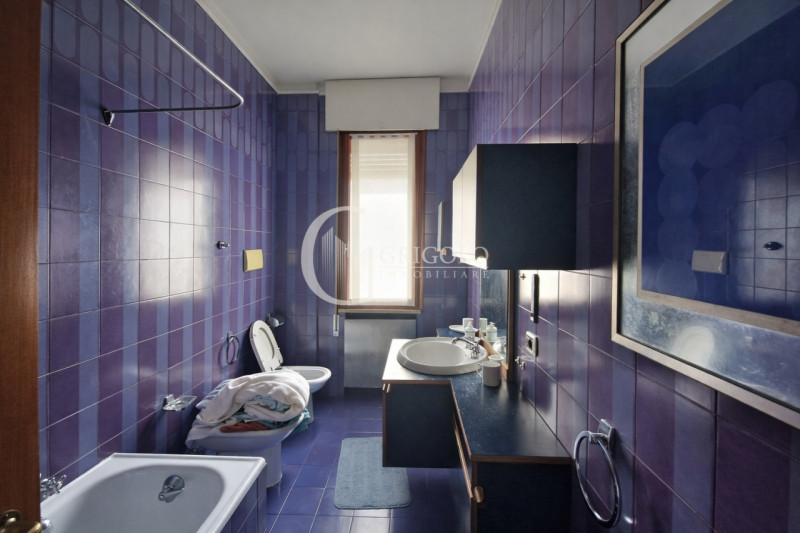 A pochi passi da Ponte San Martino, ingresso del Centro città, LUMINOSO APPARTAMENTO DALLE INTROV...