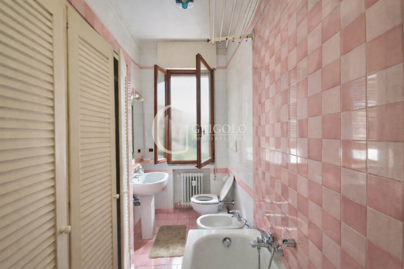 A pochi passi da Ponte San Martino, ingresso del Centro città, LUMINOSO APPARTAMENTO DALLE INTROV...