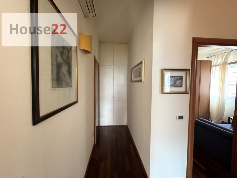 ZONA ARACELI - VICENZA. In un contesto molto curato e moderno, proponiamo AMPIO TRICAMERE al Pian...