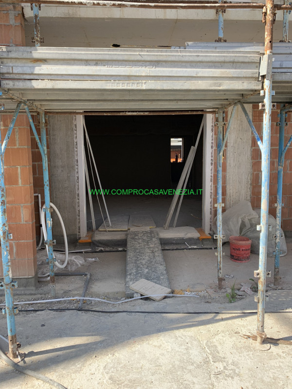 PREGANZIOL CENTRO  appartamento pentalocale esclusivo. Proponiamo una straordinaria opportunità: ...