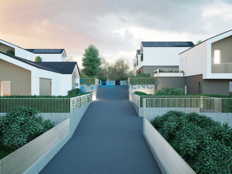 Immagina una deliziosa villetta su due livelli, con una superficie di 152 mq, perfetta per una fa...