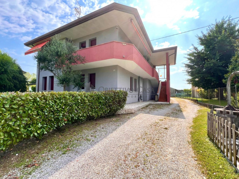 Rif. FO198 - Scopri questa splendida opportunità a Fossò, nostra esclusiva, situata in una zona c...