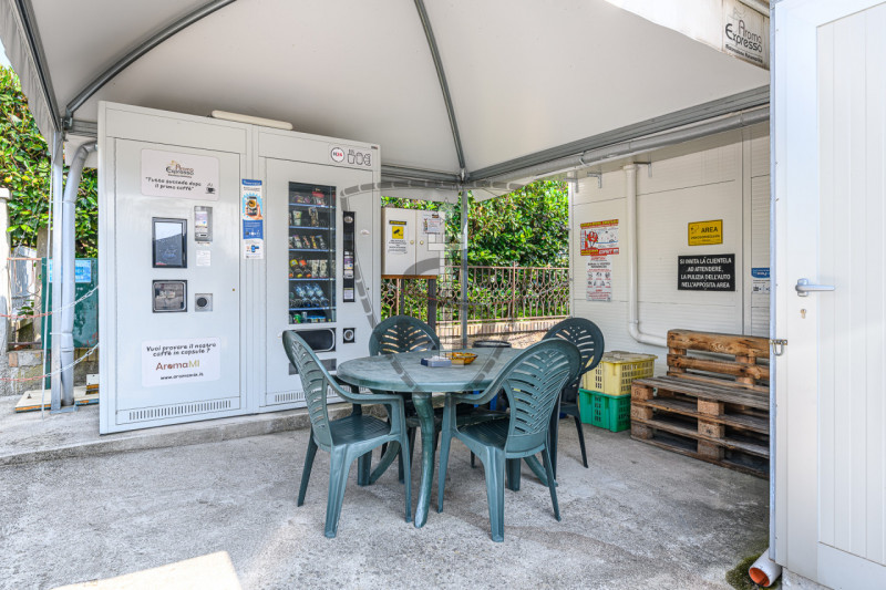 Proponiamo in vendita un'attività di autolavaggio a mano ben avviata, nel Comune di Marostica, si...