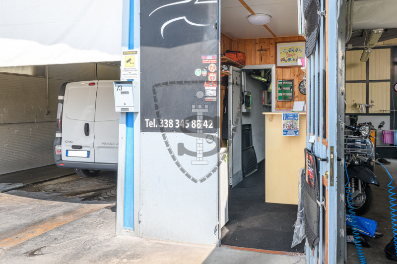 Proponiamo in vendita un'attività di autolavaggio a mano ben avviata, nel Comune di Marostica, si...