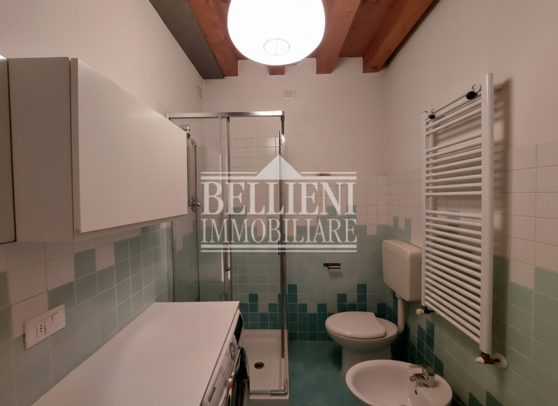 PONTE DEGLI ANGELI: Nel cuore del centro storico, all’interno di un elegante palazzetto d’epoca c...