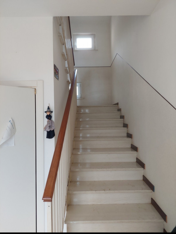 In posizione tranquilla e soleggiata nel cuore del comune di Torrebelvicino, proponiamo una splen...