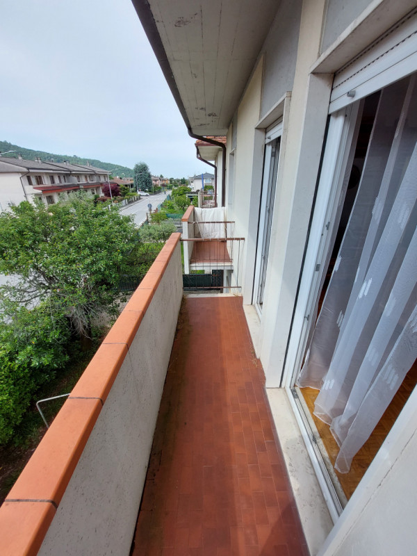 In posizione tranquilla e soleggiata nel cuore del comune di Torrebelvicino, proponiamo una splen...