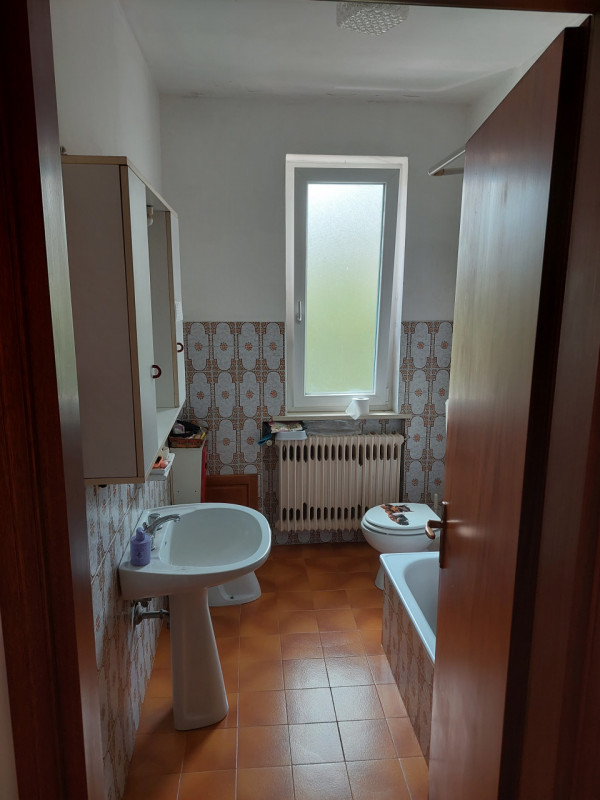 In posizione tranquilla e soleggiata nel cuore del comune di Torrebelvicino, proponiamo una splen...