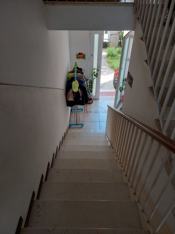 In posizione tranquilla e soleggiata nel cuore del comune di Torrebelvicino, proponiamo una splen...