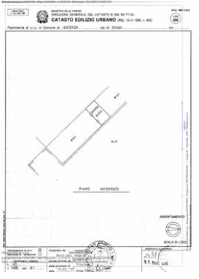 VICENZA (VI) VIA FRANCESCO CRISPI 39 - Piena proprietà di un negozio ed un posto auto, ubicati al...