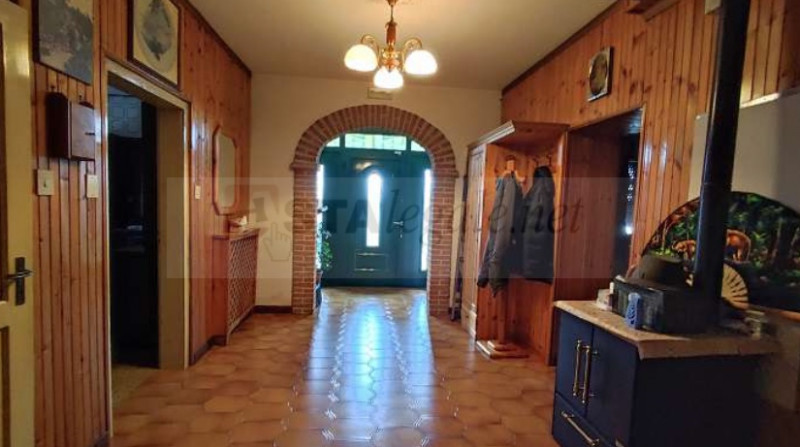 POZZOLEONE (VI) VIA CAPITELLI 12-14 - Piena proprietà di un capannone adibito a magazzino e rimes...