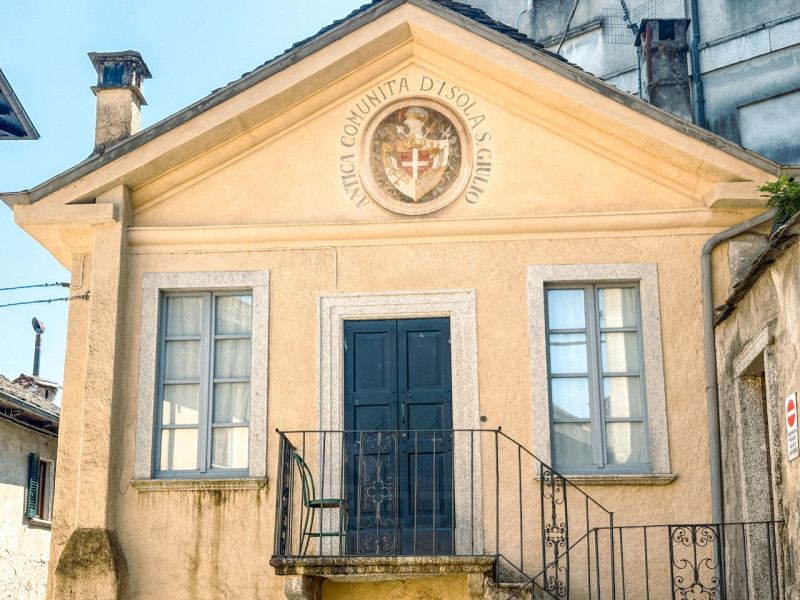 Detached house for sale on the Island of San Giulio, a unique opportunity