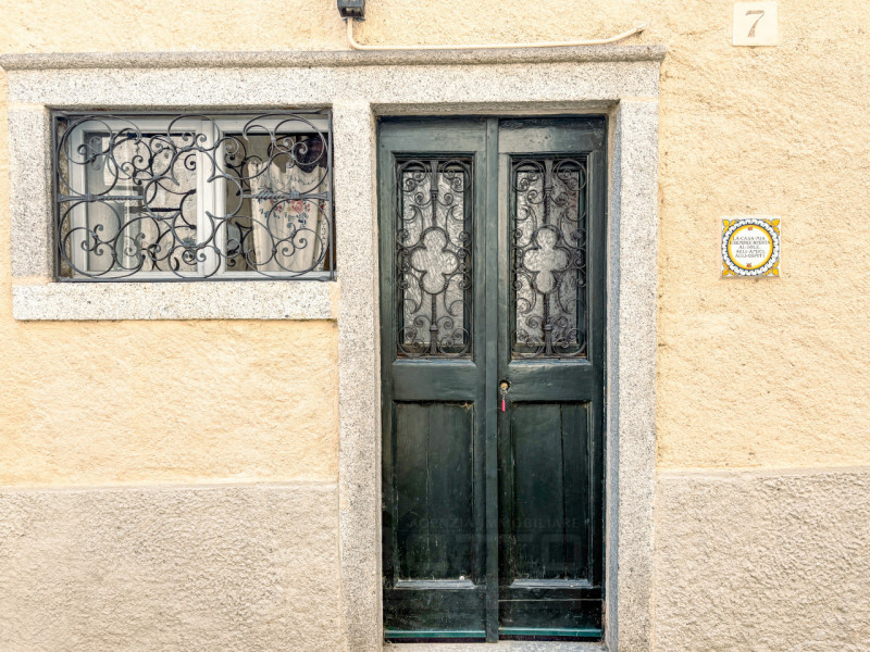 Detached house for sale on the Island of San Giulio, a unique opportunity