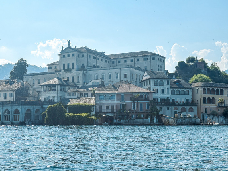 Detached house for sale on the Island of San Giulio, a unique opportunity