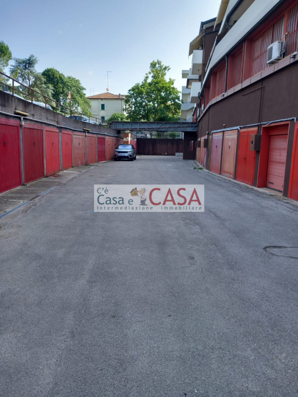 MONTEGROTTO TERME: zona centrale a vocazione residenziale, commerciale e direzionale l'Agenzia C'...