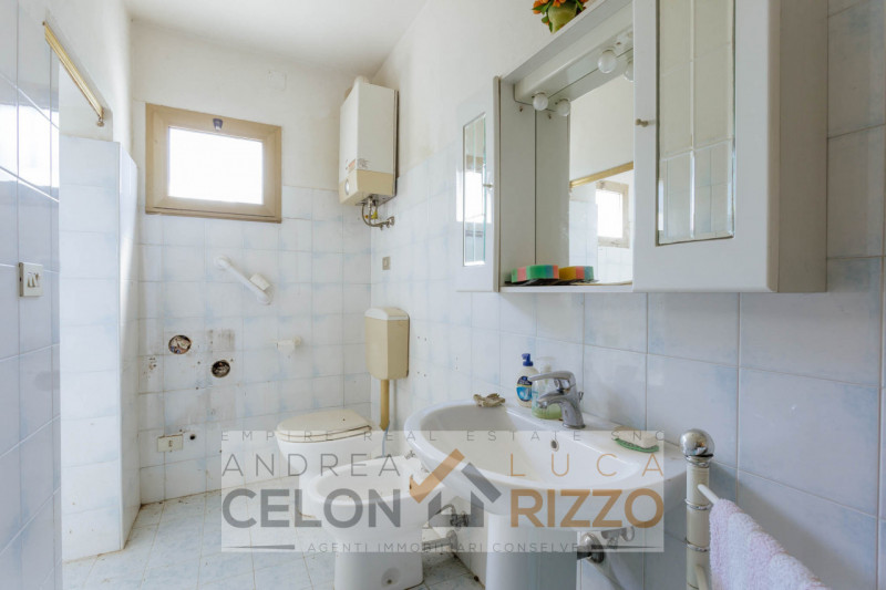 Tra le campagne silenziose di Prà D’Este, dove la natura scandisce ancora i ritmi della giornata,...