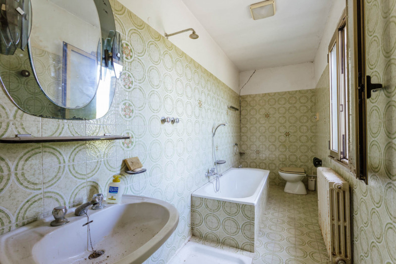 Tra le campagne silenziose di Prà D’Este, dove la natura scandisce ancora i ritmi della giornata,...