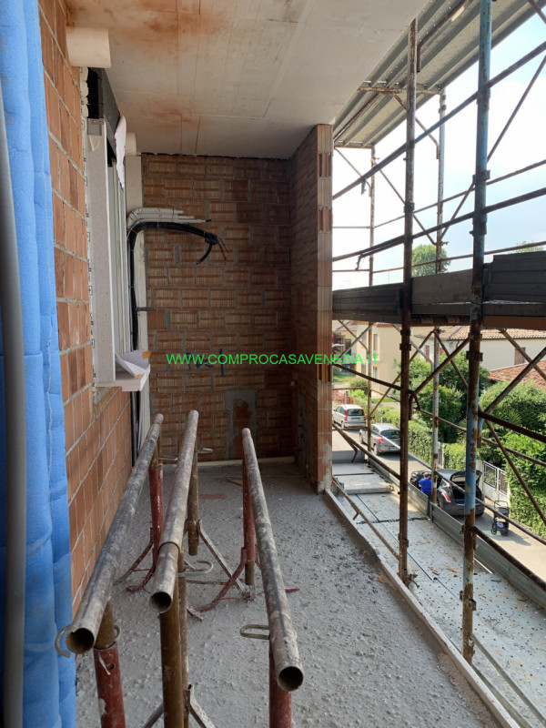 PREGANZIOL CENTRO appartamento pentalocale esclusivo. Proponiamo una straordinaria opportunità: s...