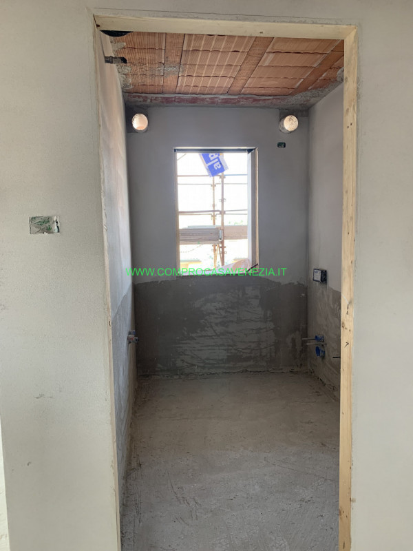 PREGANZIOL CENTRO appartamento pentalocale esclusivo. Proponiamo una straordinaria opportunità: s...