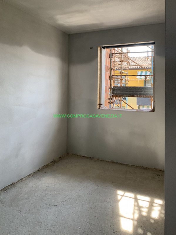 PREGANZIOL CENTRO appartamento pentalocale esclusivo. Proponiamo una straordinaria opportunità: s...