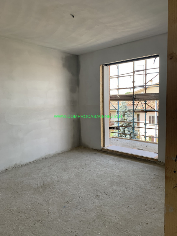 PREGANZIOL CENTRO appartamento pentalocale esclusivo. Proponiamo una straordinaria opportunità: s...