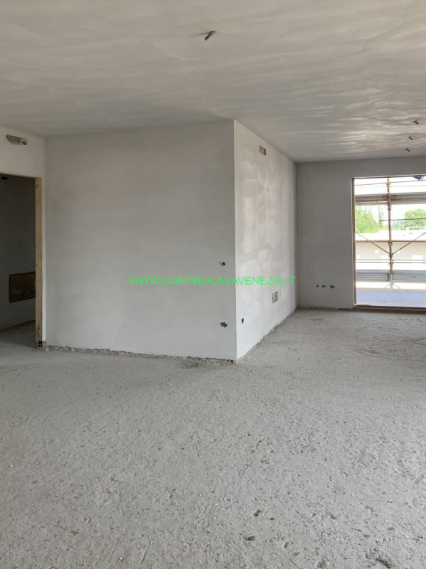 PREGANZIOL CENTRO appartamento pentalocale esclusivo. Proponiamo una straordinaria opportunità: s...