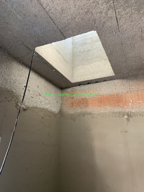 PREGANZIOL CENTRO appartamento pentalocale esclusivo. Proponiamo una straordinaria opportunità: s...