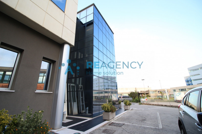 Uffici in affitto – Thiene (VI)

Stai cercando un ufficio direzionale personalizzabile su misura ...