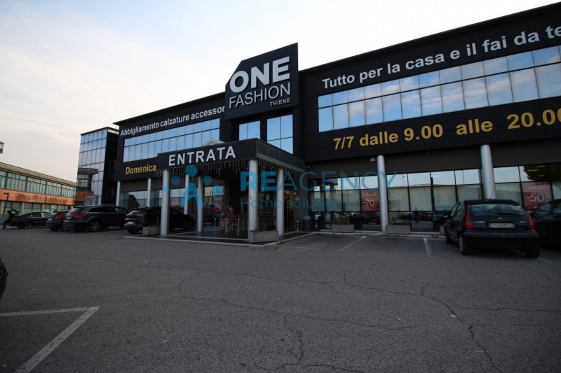 Uffici in affitto – Thiene (VI)

Stai cercando un ufficio direzionale personalizzabile su misura ...