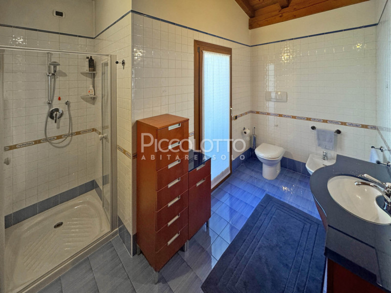 Rif. V5304 - Villa bifamiliare in vendita situata a Fonte, in zona tranquilla vicina ai servizi.
...