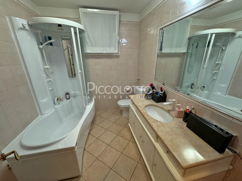 Rif. V5304 - Villa bifamiliare in vendita situata a Fonte, in zona tranquilla vicina ai servizi.
...