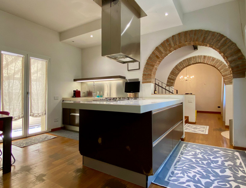 Zona interna Piazzale Tiro a Segno, a pochi minuti a piedi da Porta Santa Croce e dal centro stor...