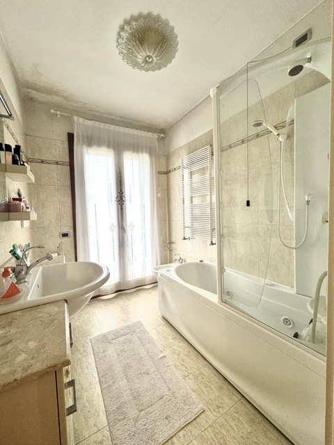 CASA AFFIANCATA RISTRUTTURATA DI TESTA

Trattative riservate Immobiliare Unica Colceresa via Marc...