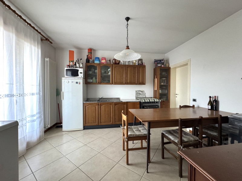 CASA AFFIANCATA RISTRUTTURATA DI TESTA

Trattative riservate Immobiliare Unica Colceresa via Marc...