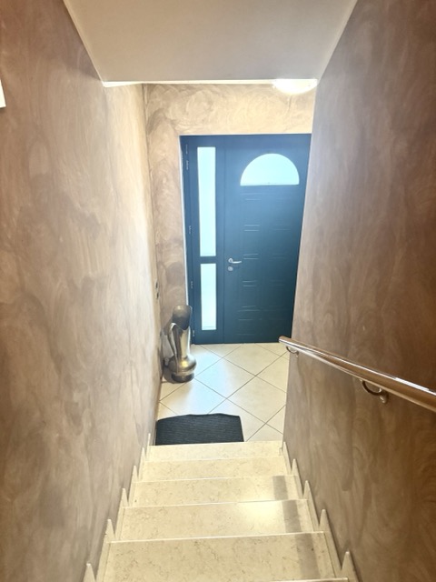 CASA AFFIANCATA RISTRUTTURATA DI TESTA

Trattative riservate Immobiliare Unica Colceresa via Marc...