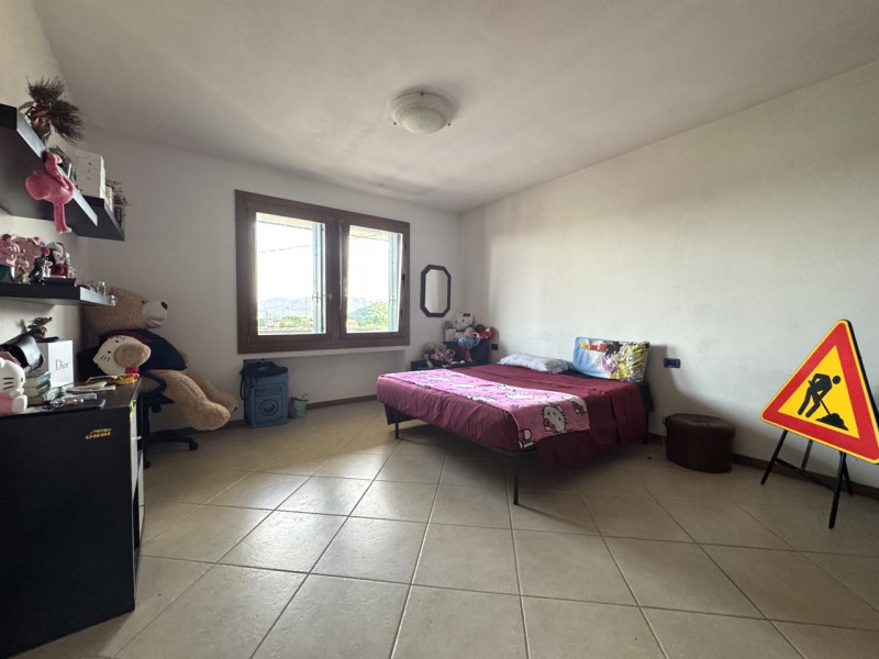 CASA AFFIANCATA RISTRUTTURATA DI TESTA

Trattative riservate Immobiliare Unica Colceresa via Marc...