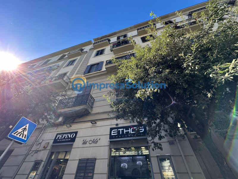 Napoli Affitto Negozio