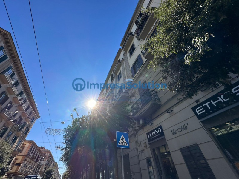 Napoli Affitto Negozio
