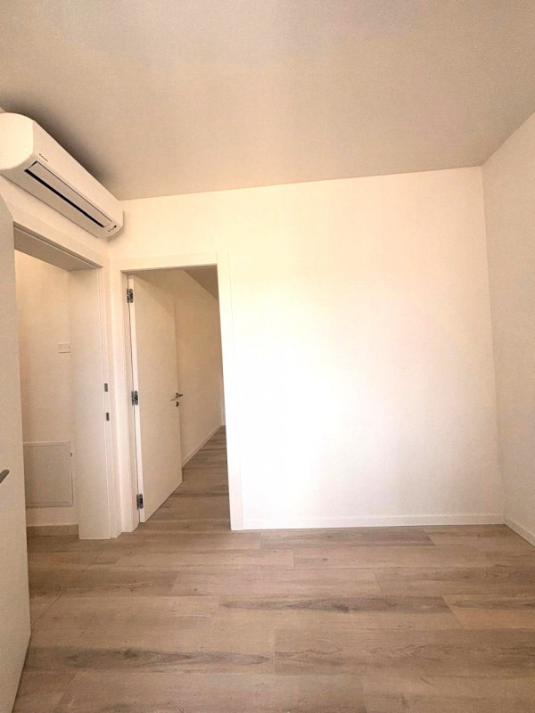 Viene locato sia a privati che ad aziende.
Scopri questa splendida porzione di bifamiliare situat...