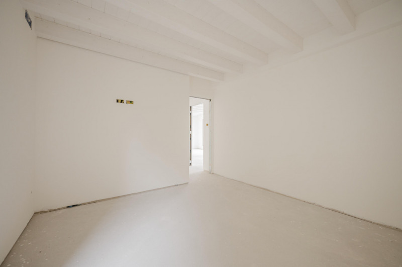 Nell’immediatissimo fuori mura nord, pregiato attico duplex di nuovissima costruzione. La ricerca...