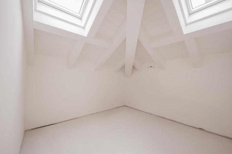 Nell’immediatissimo fuori mura nord, pregiato attico duplex di nuovissima costruzione. La ricerca...