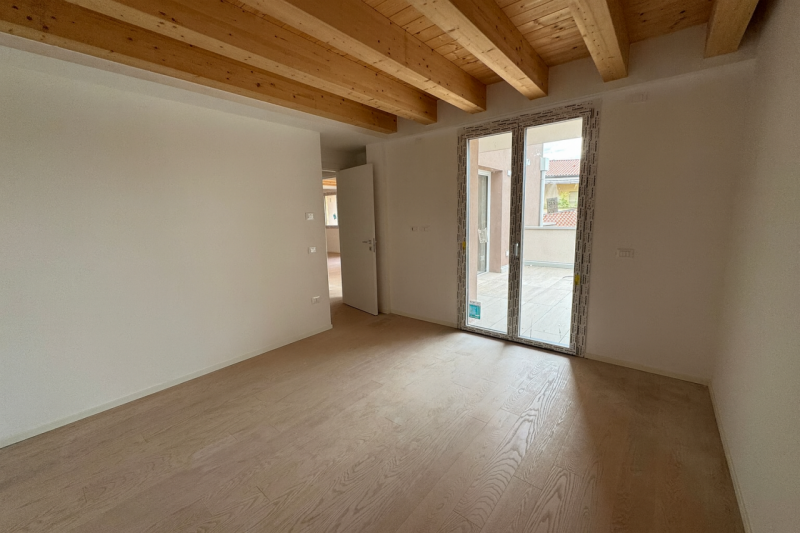 In un contesto elegante e di recente realizzazione prestigioso appartamento al secondo piano, pro...